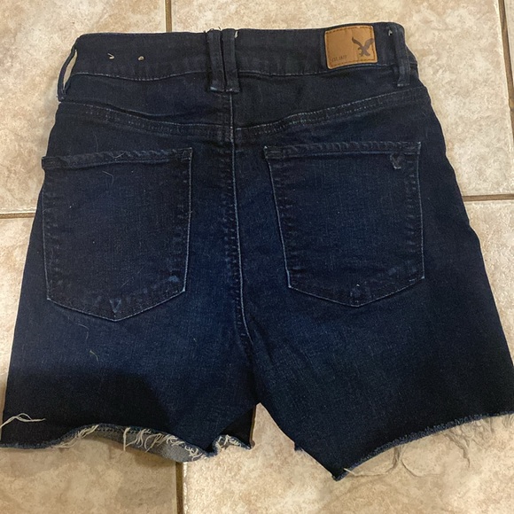 American Eagle ‘super stretch’ jean shorts - Picture 2 of 3